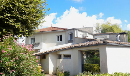 PLATANES HOTEL Étauliers