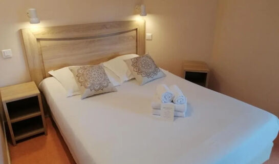 PLATANES HOTEL Étauliers