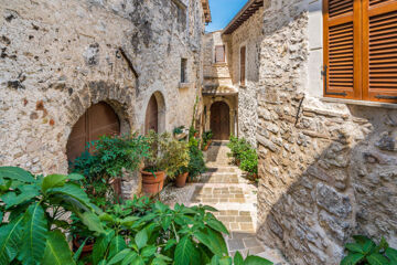 BORGO SAN VALENTINO HOTEL DIFFUSO Casteldilago