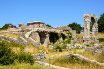 BORGO SAN VALENTINO HOTEL DIFFUSO Casteldilago