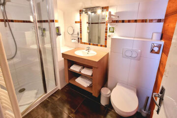 LOGIS HÔTEL LES PEUPLIERS Baratier